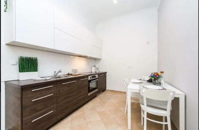 Urban Nest Apartments- Old Town Stradomska 9 クラクフ エクステリア 写真